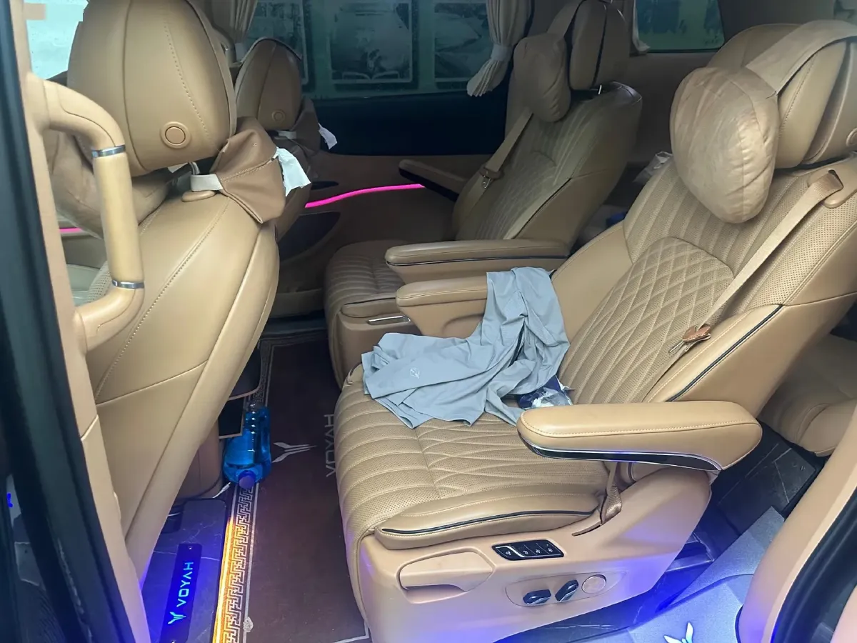 2022 Voyah Dream 1.5T 136HP L4 PHEV 25.57KWH,autocango,china used car exporter,china ev exporter,chinese used car exporter,chinese used ev exporter