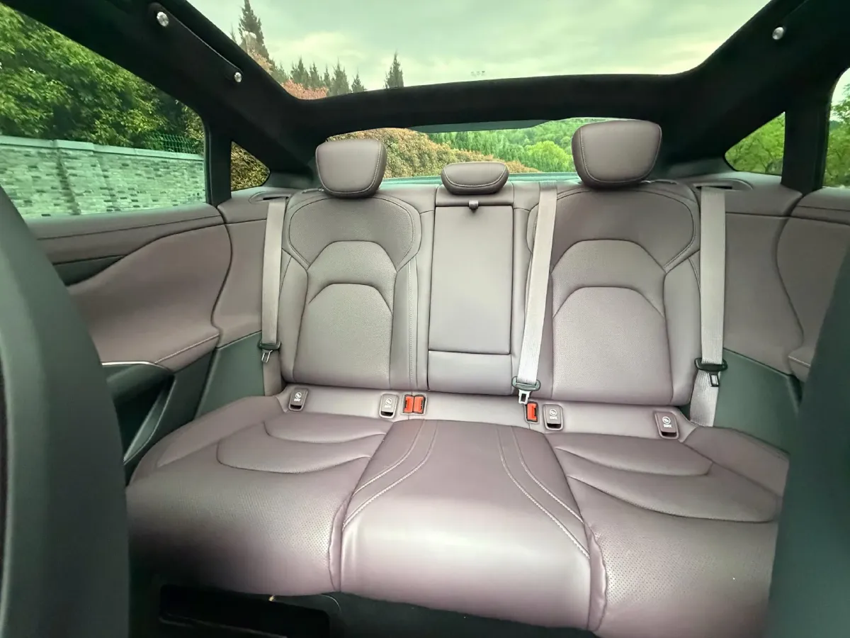 2024 MI SU7 BEV 101KWH,autocango,china used car exporter,china ev exporter,chinese used car exporter,chinese used ev exporter