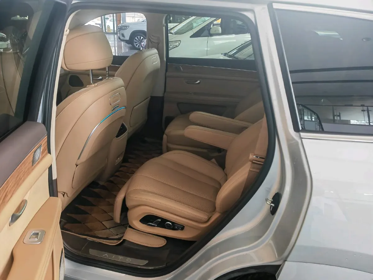 2024 AITO AITO M7 1.5T 152HP L4 REEV 42KWH,autocango,china used car exporter,china ev exporter,chinese used car exporter,chinese used ev exporter