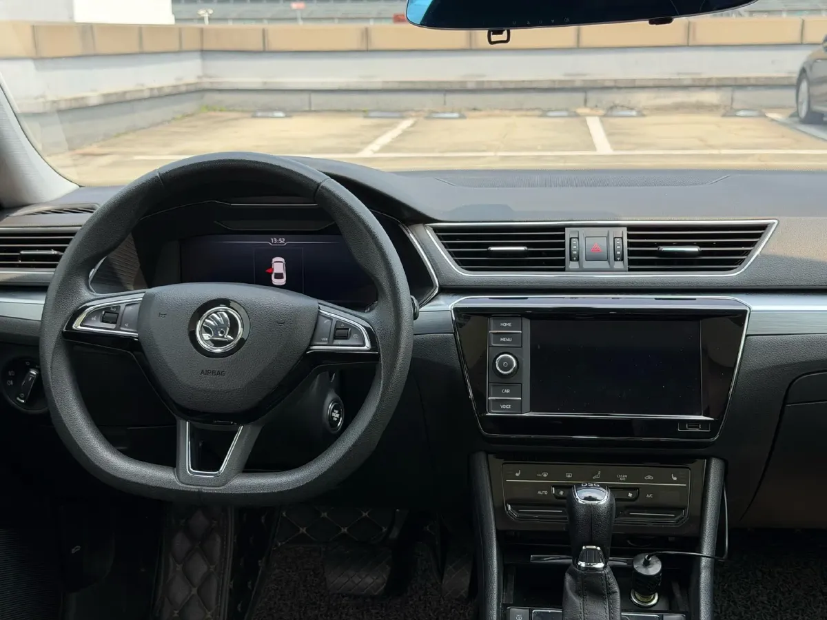 2019 Skoda Superb 1.4T 150HP L4 7DCT,autocango,china used car exporter,china ev exporter,chinese used car exporter,chinese used ev exporter