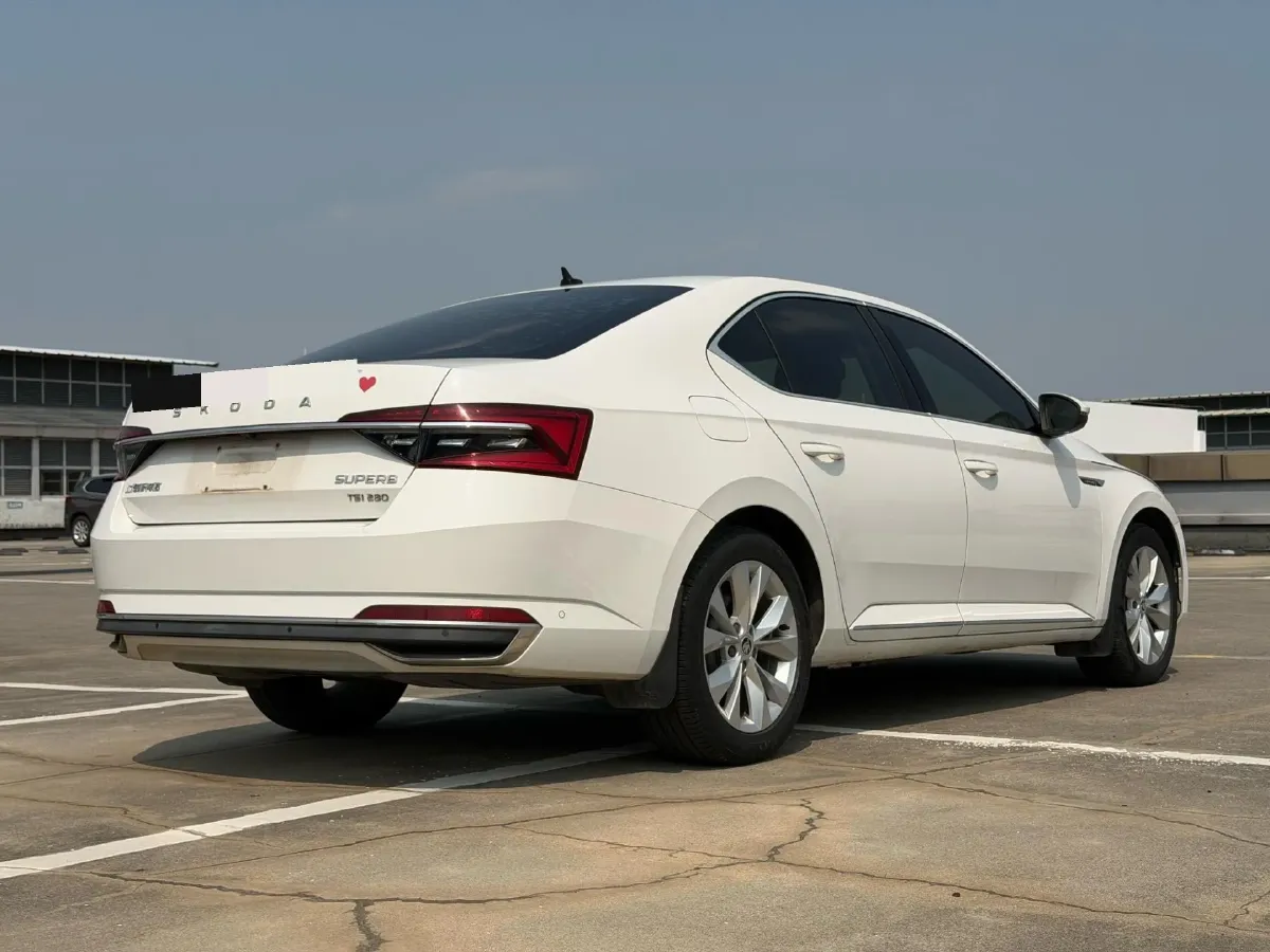 2019 Skoda Superb 1.4T 150HP L4 7DCT,autocango,china used car exporter,china ev exporter,chinese used car exporter,chinese used ev exporter