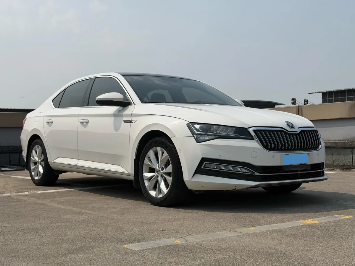 2019 Skoda Superb 1.4T 150HP L4 7DCT,autocango,china used car exporter,china ev exporter,chinese used car exporter,chinese used ev exporter