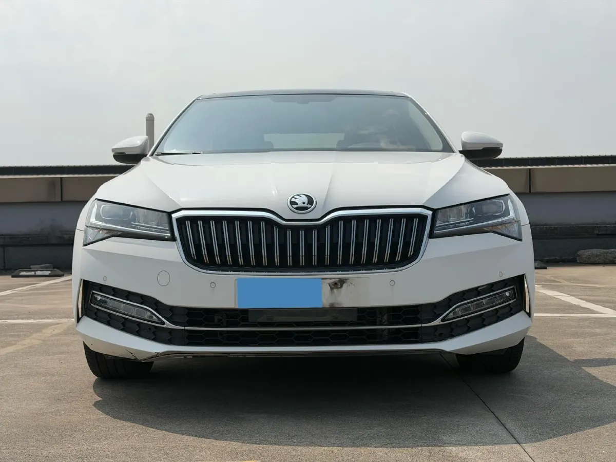 2019 Skoda Superb 1.4T 150HP L4 7DCT,autocango,china used car exporter,china ev exporter,chinese used car exporter,chinese used ev exporter