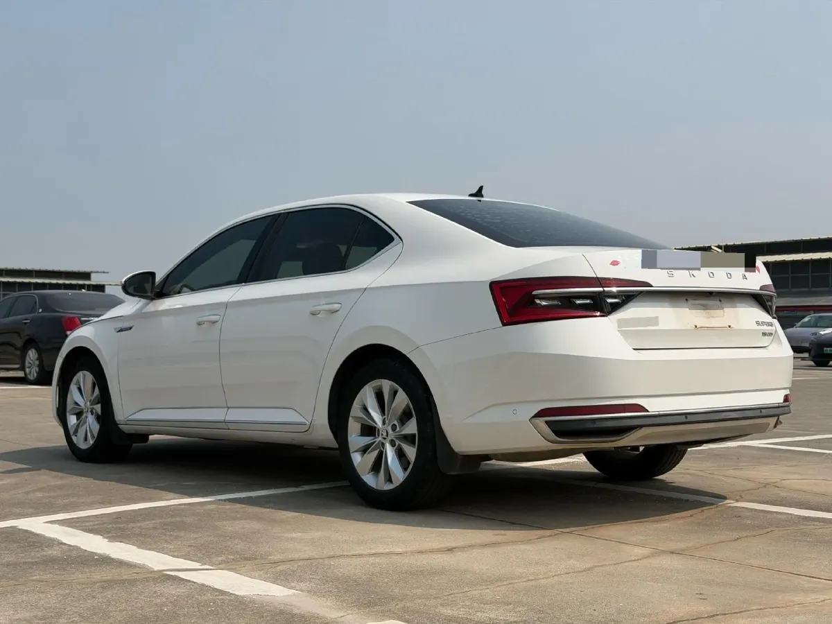 2019 Skoda Superb 1.4T 150HP L4 7DCT,autocango,china used car exporter,china ev exporter,chinese used car exporter,chinese used ev exporter