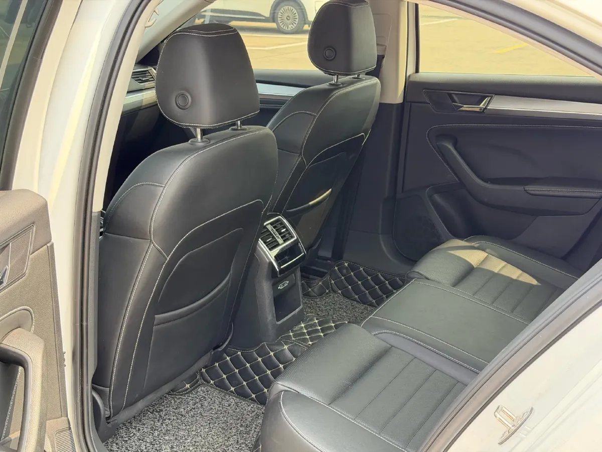 2019 Skoda Superb 1.4T 150HP L4 7DCT,autocango,china used car exporter,china ev exporter,chinese used car exporter,chinese used ev exporter