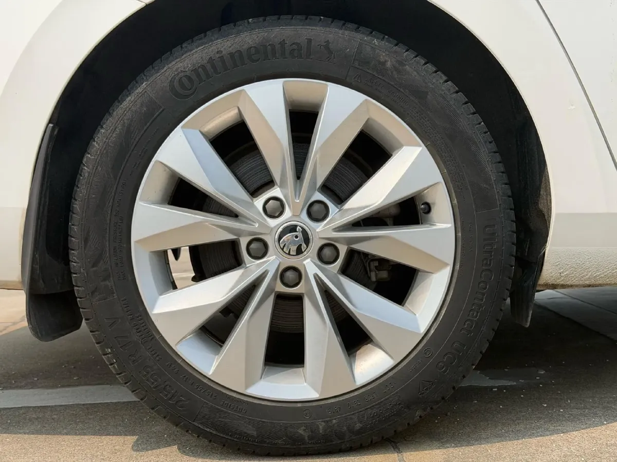 2019 Skoda Superb 1.4T 150HP L4 7DCT,autocango,china used car exporter,china ev exporter,chinese used car exporter,chinese used ev exporter