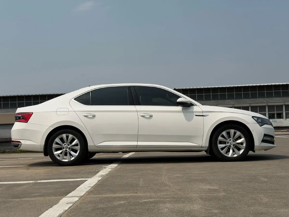 2019 Skoda Superb 1.4T 150HP L4 7DCT,autocango,china used car exporter,china ev exporter,chinese used car exporter,chinese used ev exporter