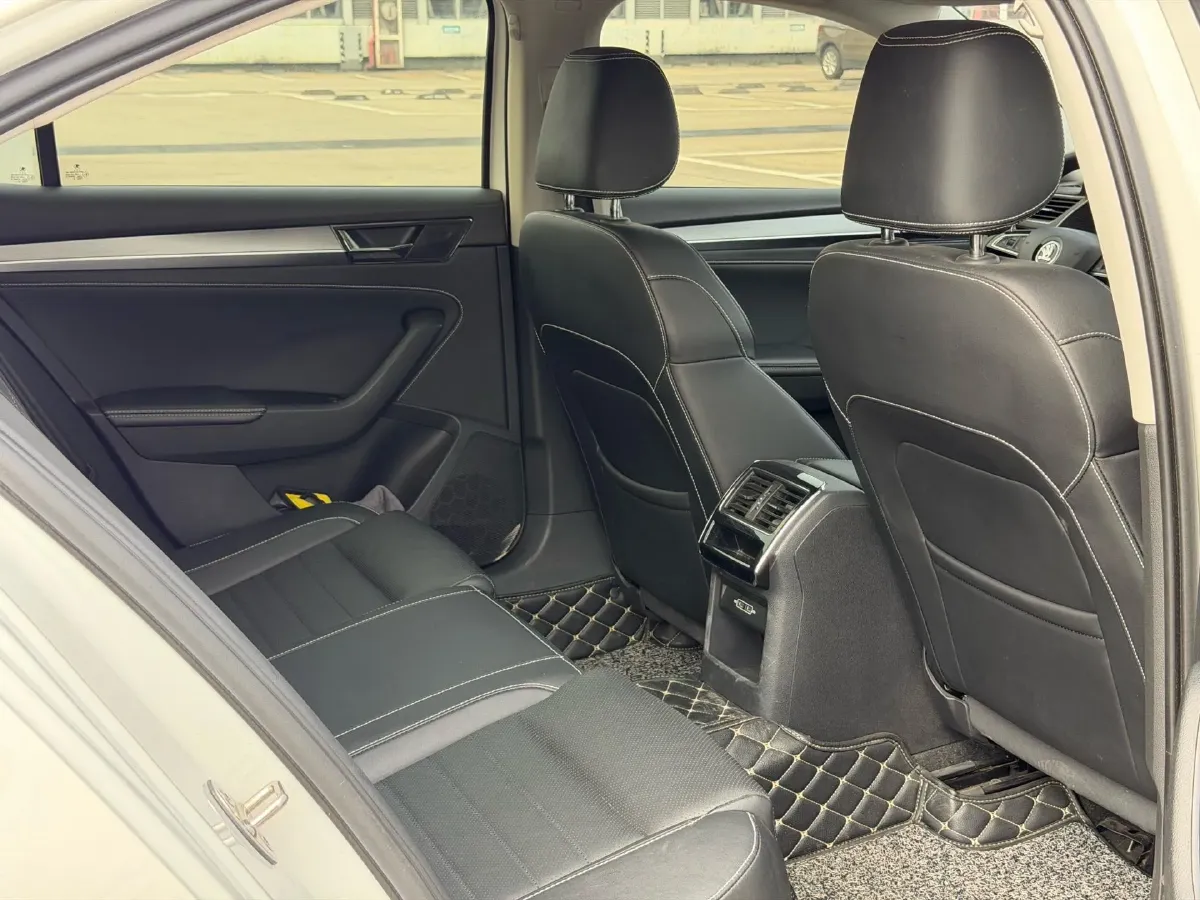 2019 Skoda Superb 1.4T 150HP L4 7DCT,autocango,china used car exporter,china ev exporter,chinese used car exporter,chinese used ev exporter