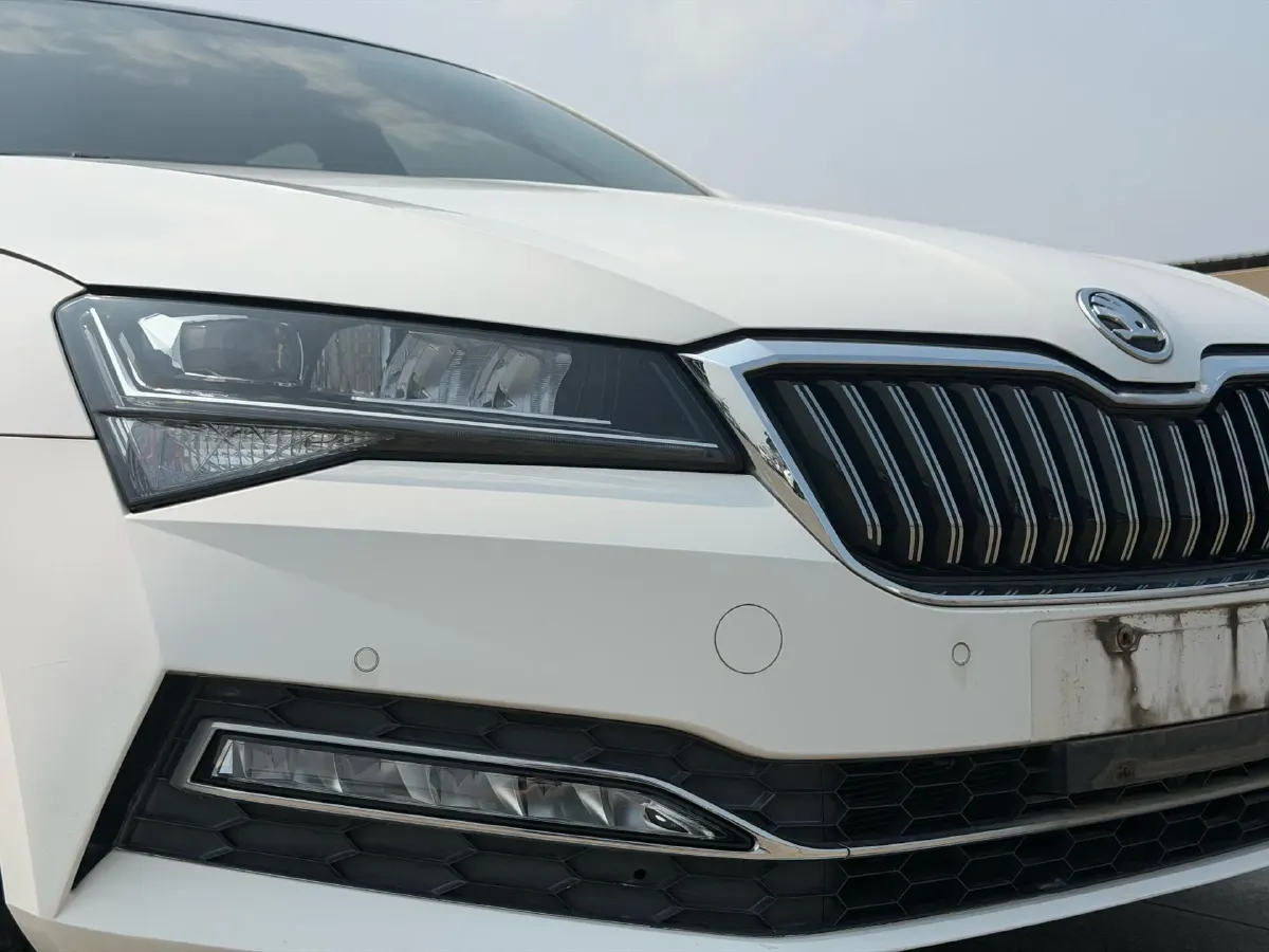 2019 Skoda Superb 1.4T 150HP L4 7DCT,autocango,china used car exporter,china ev exporter,chinese used car exporter,chinese used ev exporter