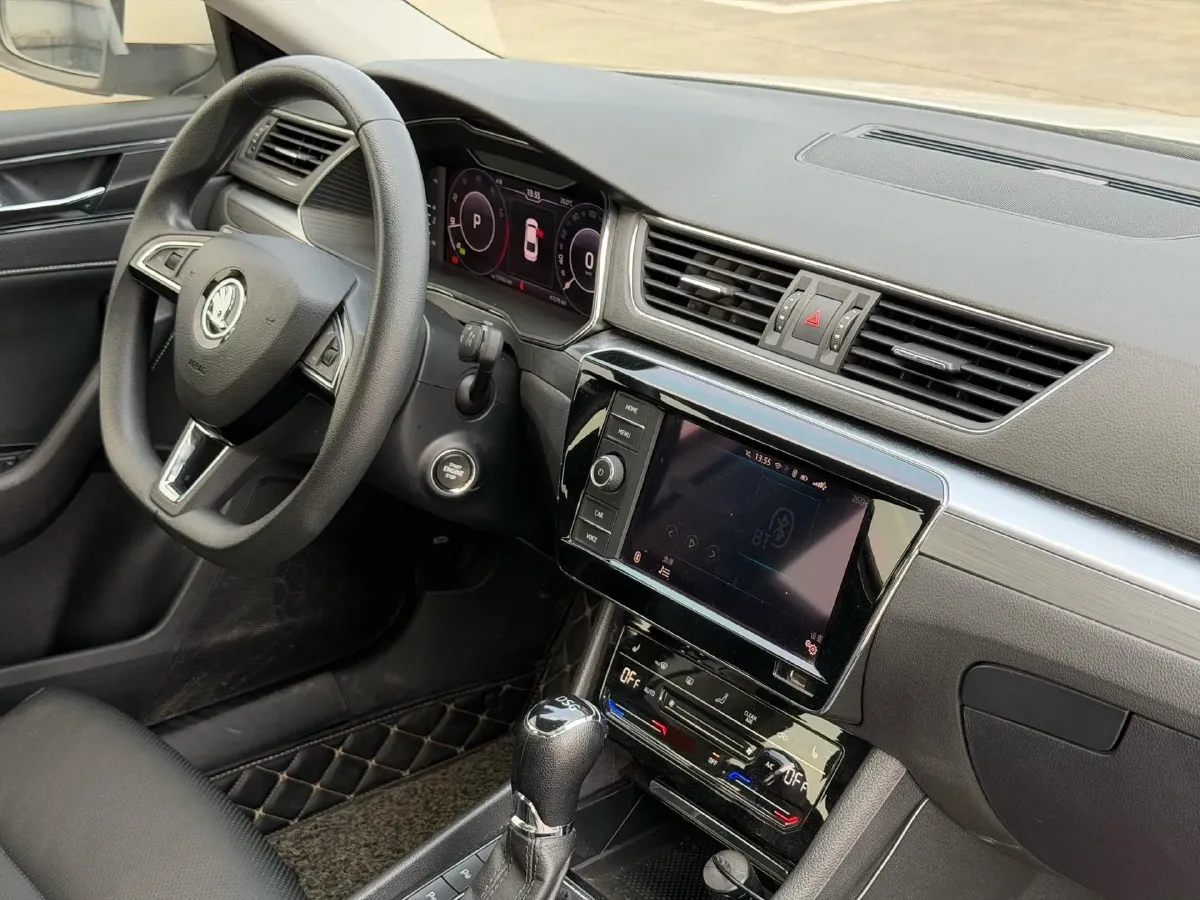 2019 Skoda Superb 1.4T 150HP L4 7DCT,autocango,china used car exporter,china ev exporter,chinese used car exporter,chinese used ev exporter