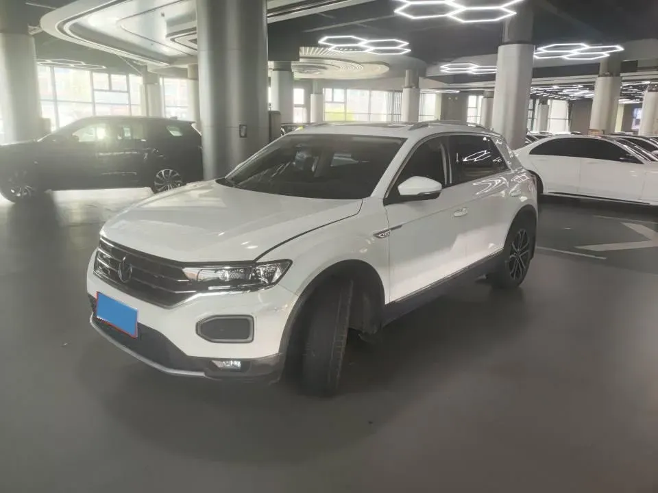 2021 Volkswagen T-Roc 1.4T 150HP L4 7DCT,autocango,china used car exporter,china ev exporter,chinese used car exporter,chinese used ev exporter