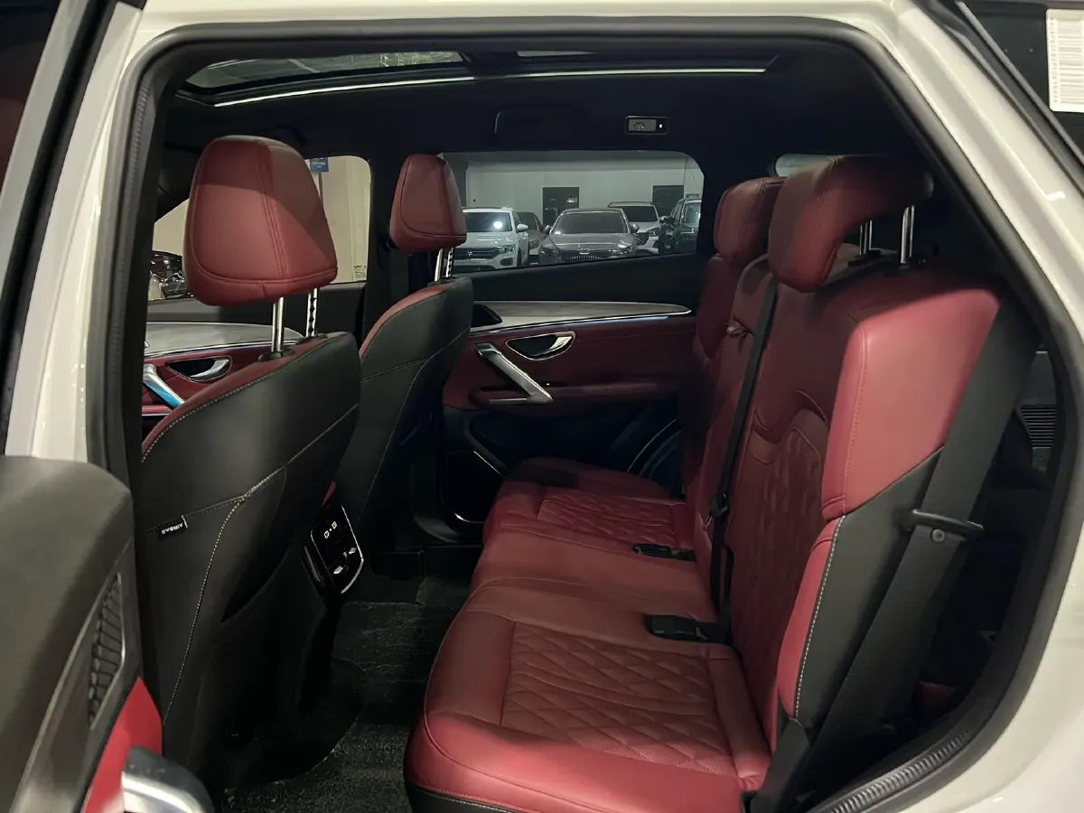 2023 ChangAn Oshan X7 Plus 1.5T 188HP L4 7DCT,autocango,china used car exporter,china ev exporter,chinese used car exporter,chinese used ev exporter