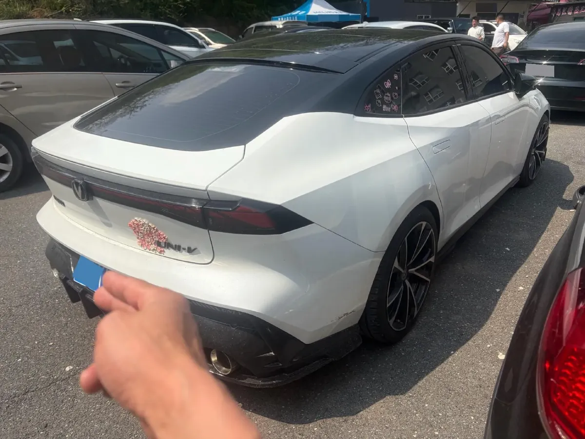 2022 ChangAn UNI-V 1.5T 188HP L4 7DCT,autocango,china used car exporter,china ev exporter,chinese used car exporter,chinese used ev exporter