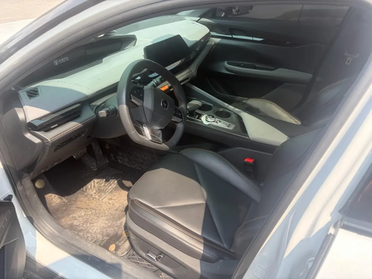 2022 ChangAn UNI-V 1.5T 188HP L4 7DCT,autocango,china used car exporter,china ev exporter,chinese used car exporter,chinese used ev exporter