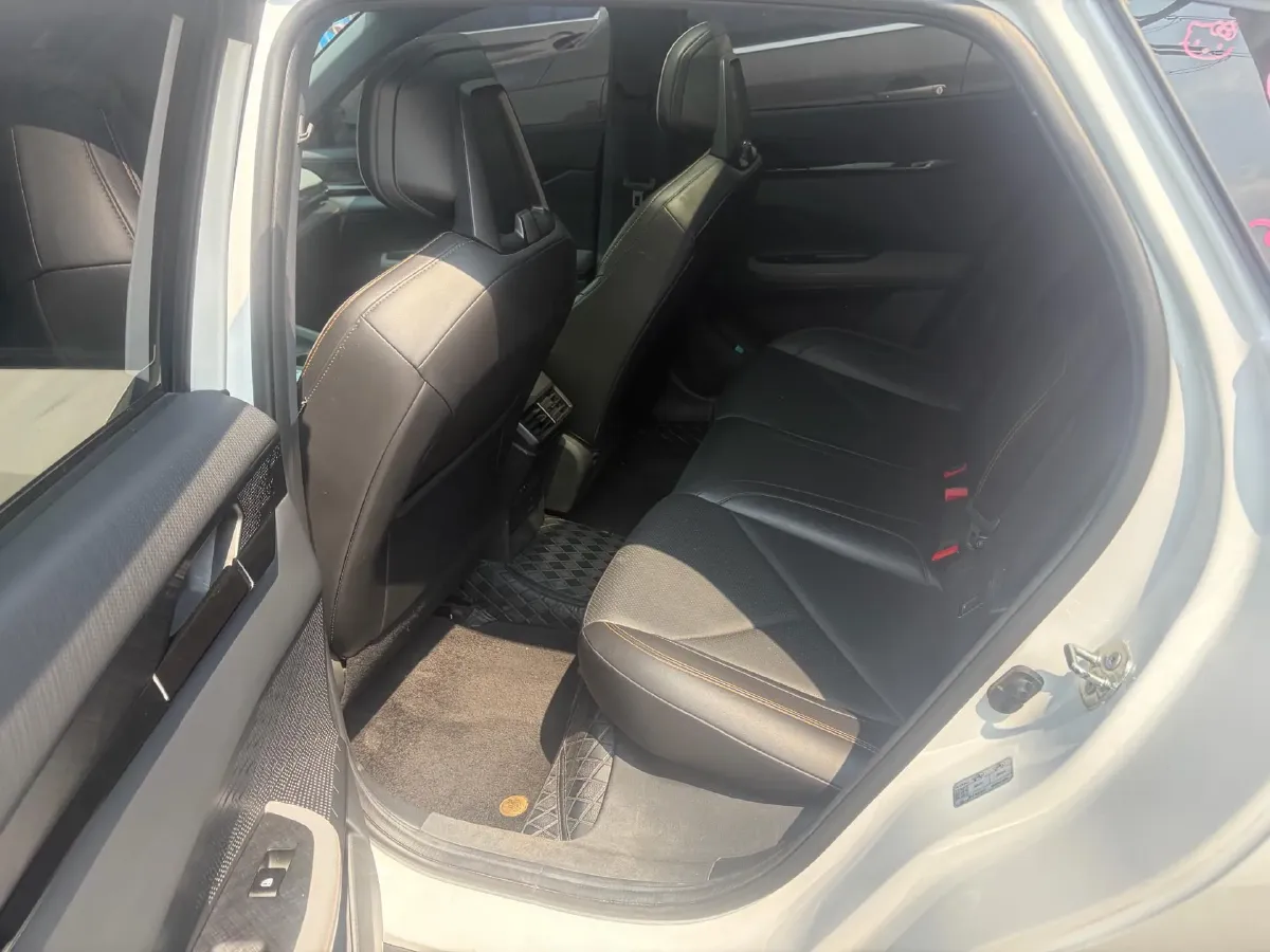 2022 ChangAn UNI-V 1.5T 188HP L4 7DCT,autocango,china used car exporter,china ev exporter,chinese used car exporter,chinese used ev exporter