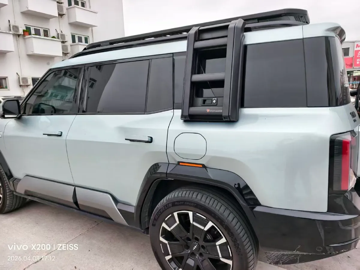 2025 FangChengBao Bao 8 2.0T 245HP L4 E-CVT PHEV 36.8KWH,autocango,china used car exporter,china ev exporter,chinese used car exporter,chinese used ev exporter