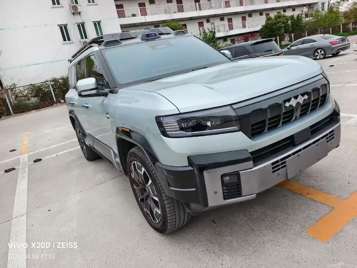 2025 FangChengBao Bao 8 2.0T 245HP L4 E-CVT PHEV 36.8KWH,autocango,china used car exporter,china ev exporter,chinese used car exporter,chinese used ev exporter