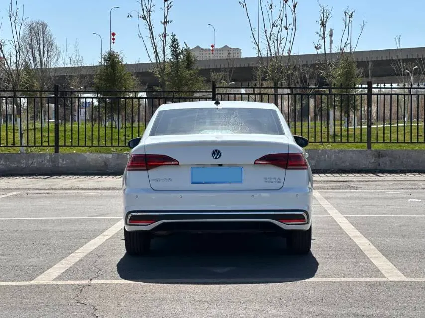 2023 Volkswagen Bora 1.2T 116HP L4 7DCT,autocango,china used car exporter,china ev exporter,chinese used car exporter,chinese used ev exporter