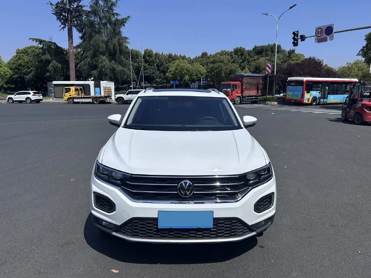 2022 Volkswagen T-Roc 1.4T 150HP L4 7DCT,autocango,china used car exporter,china ev exporter,chinese used car exporter,chinese used ev exporter