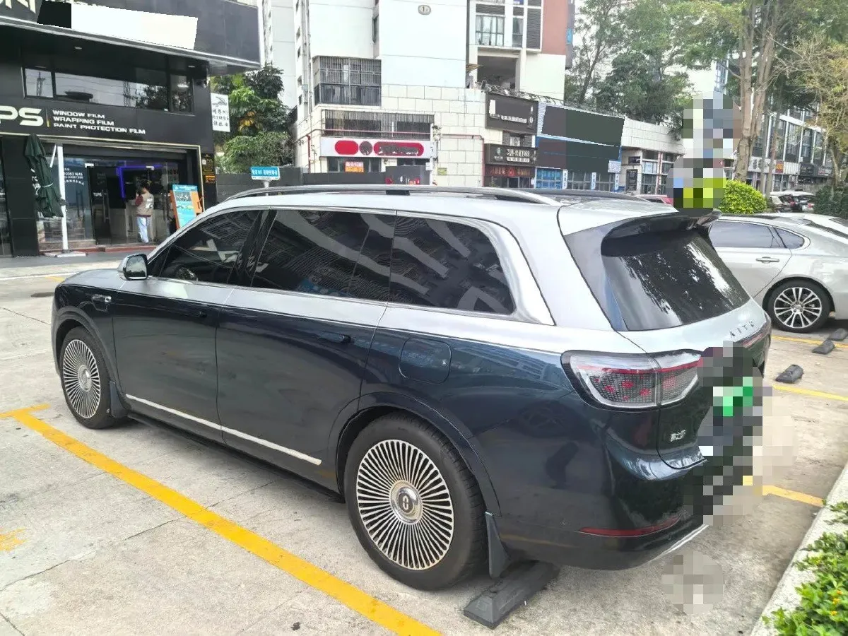 2025 AITO AITO M9 REEV 160HP REEV 52KWH,autocango,china used car exporter,china ev exporter,chinese used car exporter,chinese used ev exporter