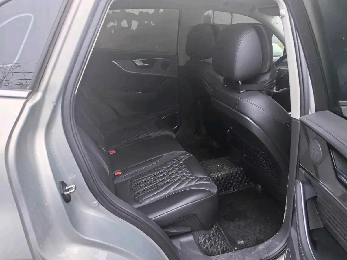 2023 HongQi HS5 2.0T 252HP L4 8AT,autocango,china used car exporter,china ev exporter,chinese used car exporter,chinese used ev exporter