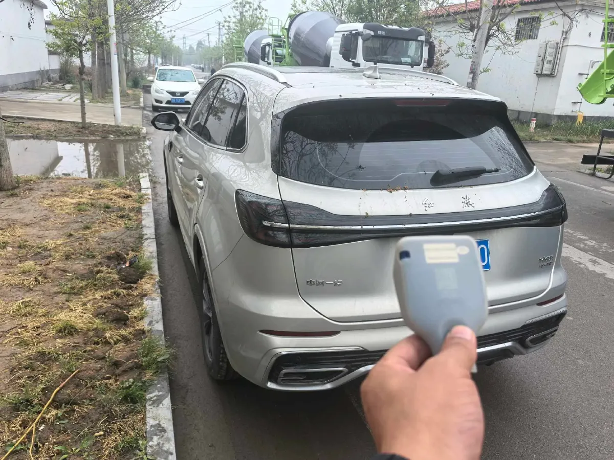 2023 HongQi HS5 2.0T 252HP L4 8AT,autocango,china used car exporter,china ev exporter,chinese used car exporter,chinese used ev exporter