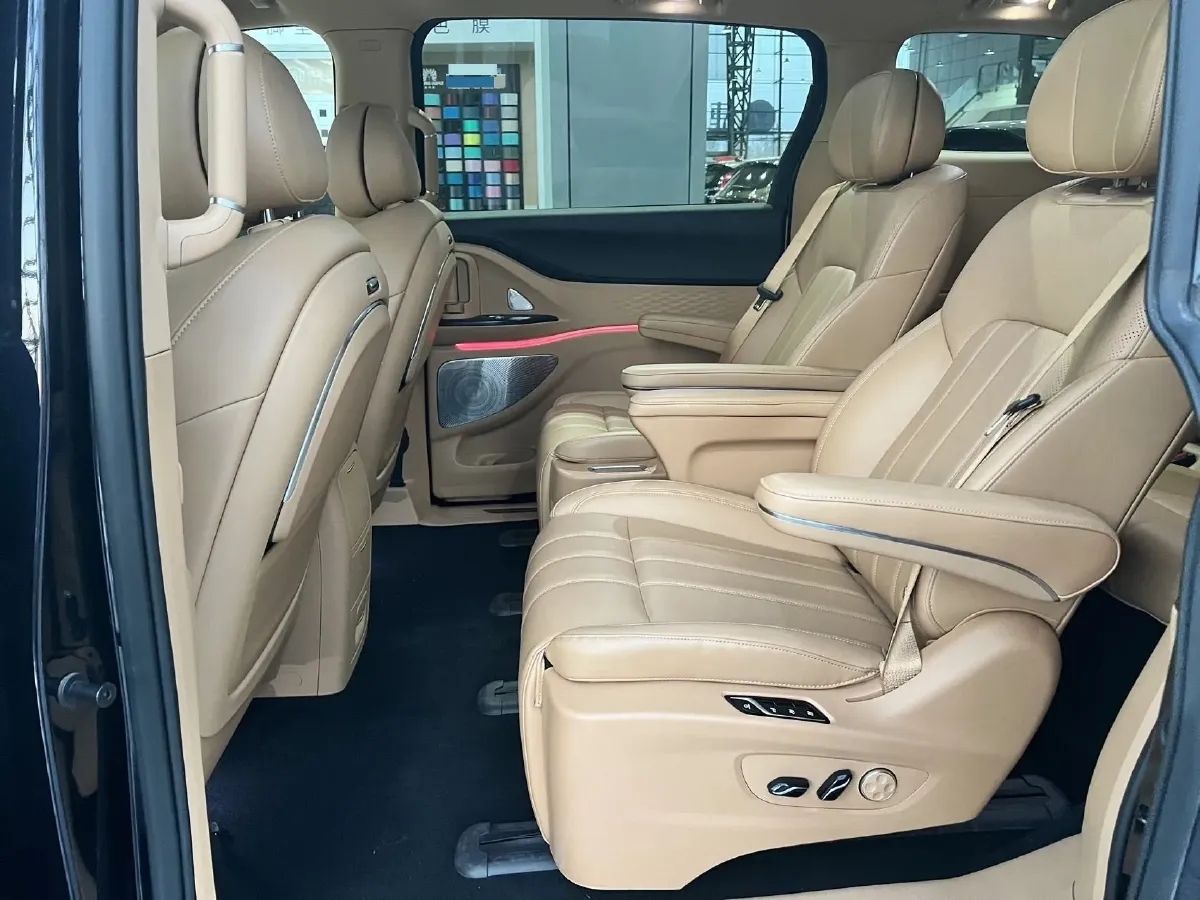 2024 Voyah Dream BEV 108.73KWH,autocango,china used car exporter,china ev exporter,chinese used car exporter,chinese used ev exporter