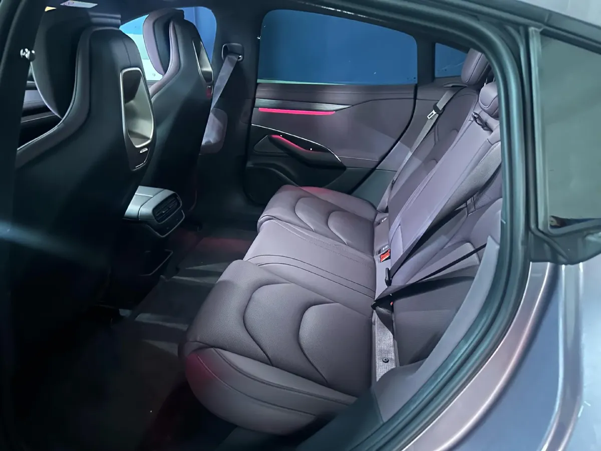 2024 MI SU7 BEV 101KWH,autocango,china used car exporter,china ev exporter,chinese used car exporter,chinese used ev exporter