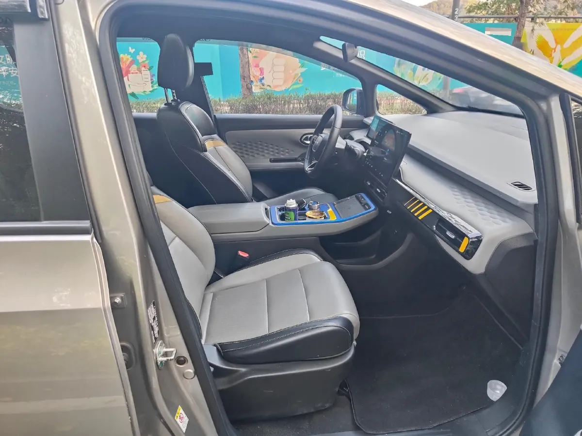 2022 Geely Okavango 1.8T 184HP L4 7DCT,autocango,china used car exporter,china ev exporter,chinese used car exporter,chinese used ev exporter