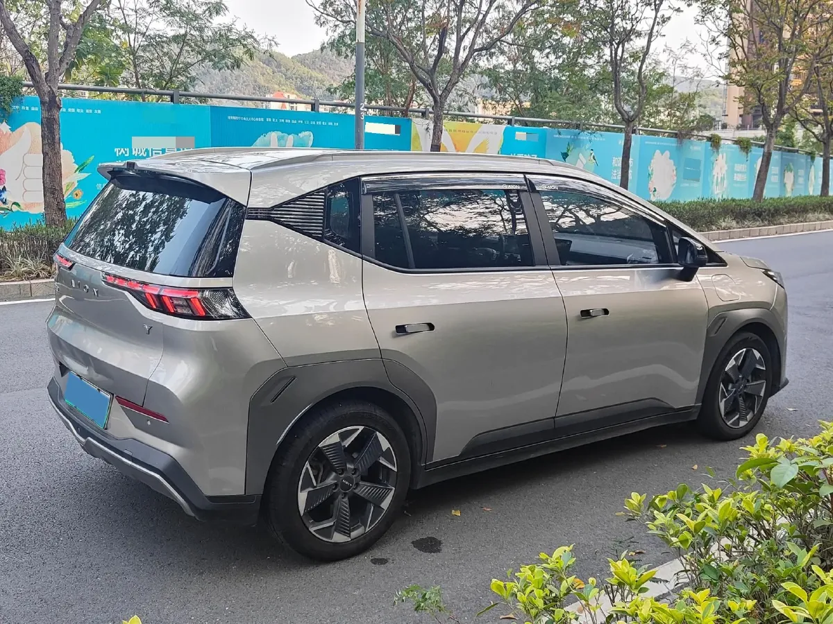 2022 Geely Okavango 1.8T 184HP L4 7DCT,autocango,china used car exporter,china ev exporter,chinese used car exporter,chinese used ev exporter