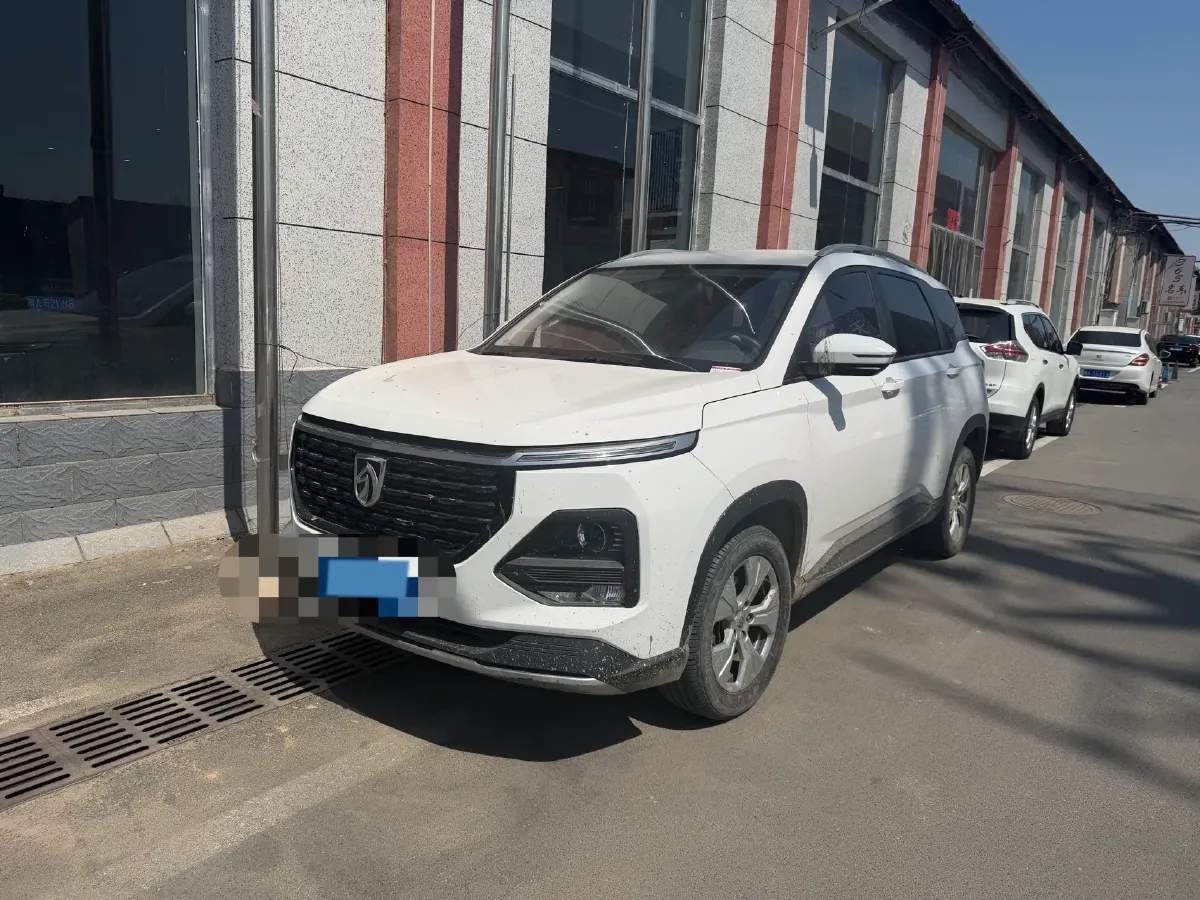 2020 BaoJun 530 1.5T 147HP L4 6MT,autocango,china used car exporter,china ev exporter,chinese used car exporter,chinese used ev exporter