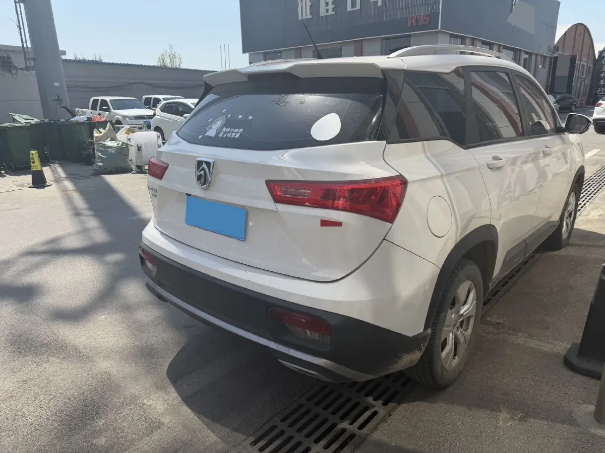 2020 BaoJun 530 1.5T 147HP L4 6MT,autocango,china used car exporter,china ev exporter,chinese used car exporter,chinese used ev exporter