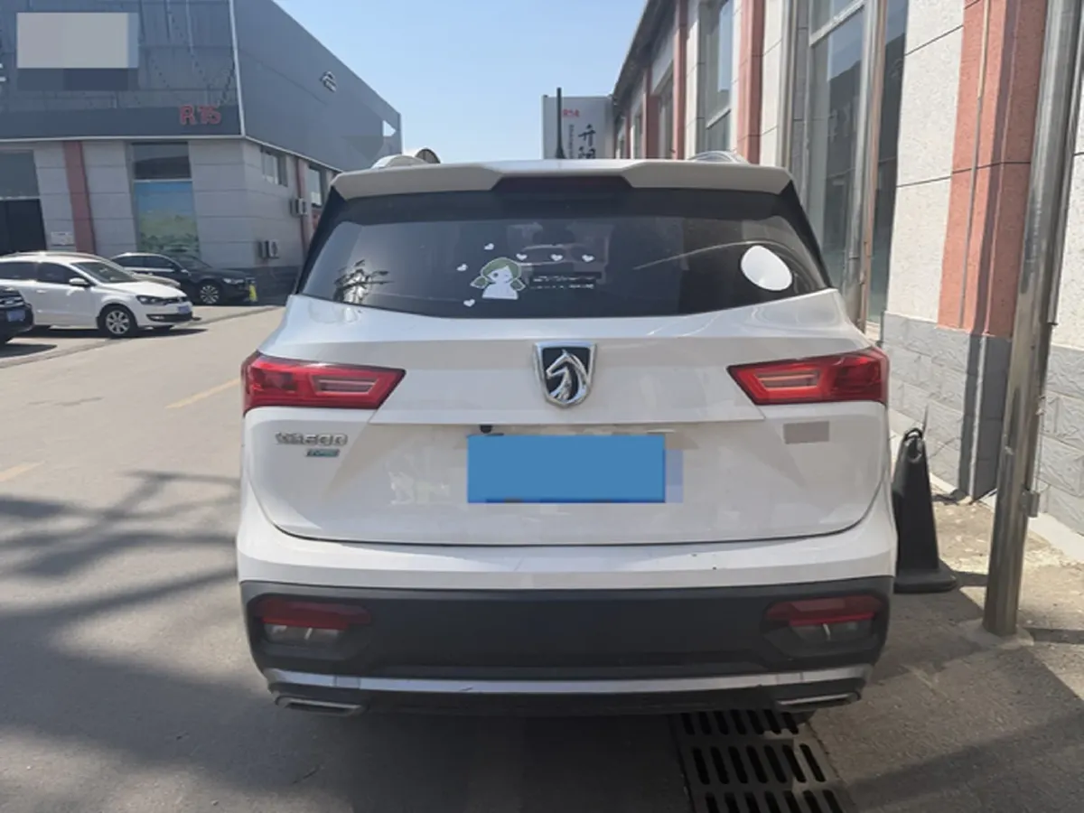2020 BaoJun 530 1.5T 147HP L4 6MT,autocango,china used car exporter,china ev exporter,chinese used car exporter,chinese used ev exporter