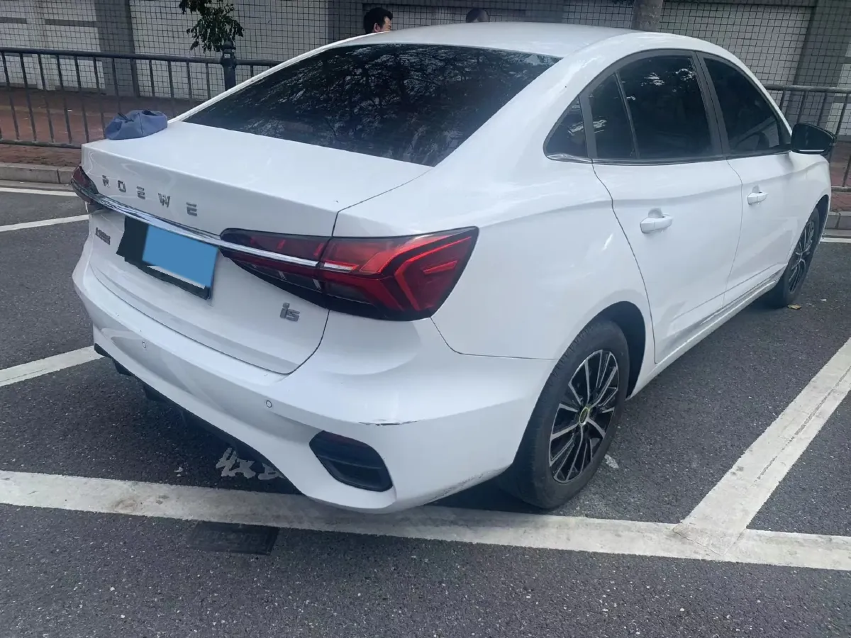 2021 Roewe i5 1.5L 120HP L4 CVT,autocango,china used car exporter,china ev exporter,chinese used car exporter,chinese used ev exporter