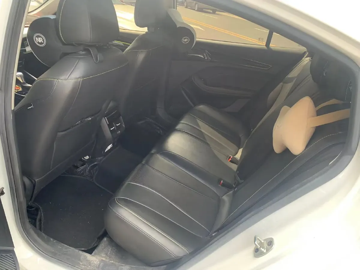 2021 Roewe i5 1.5L 120HP L4 CVT,autocango,china used car exporter,china ev exporter,chinese used car exporter,chinese used ev exporter