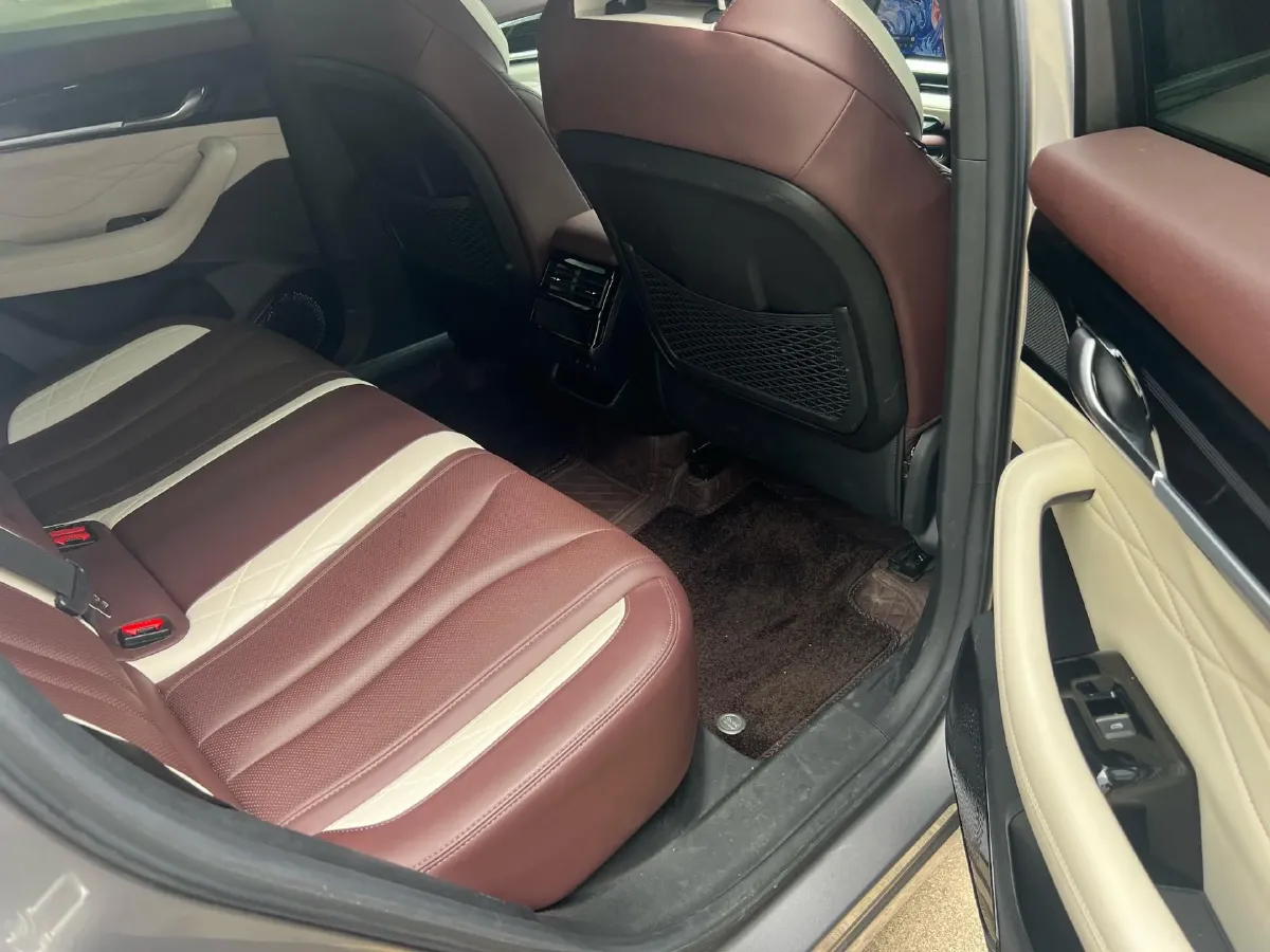 2021 Geely Monjaro 2.0T 218HP L4 7DCT,autocango,china used car exporter,china ev exporter,chinese used car exporter,chinese used ev exporter