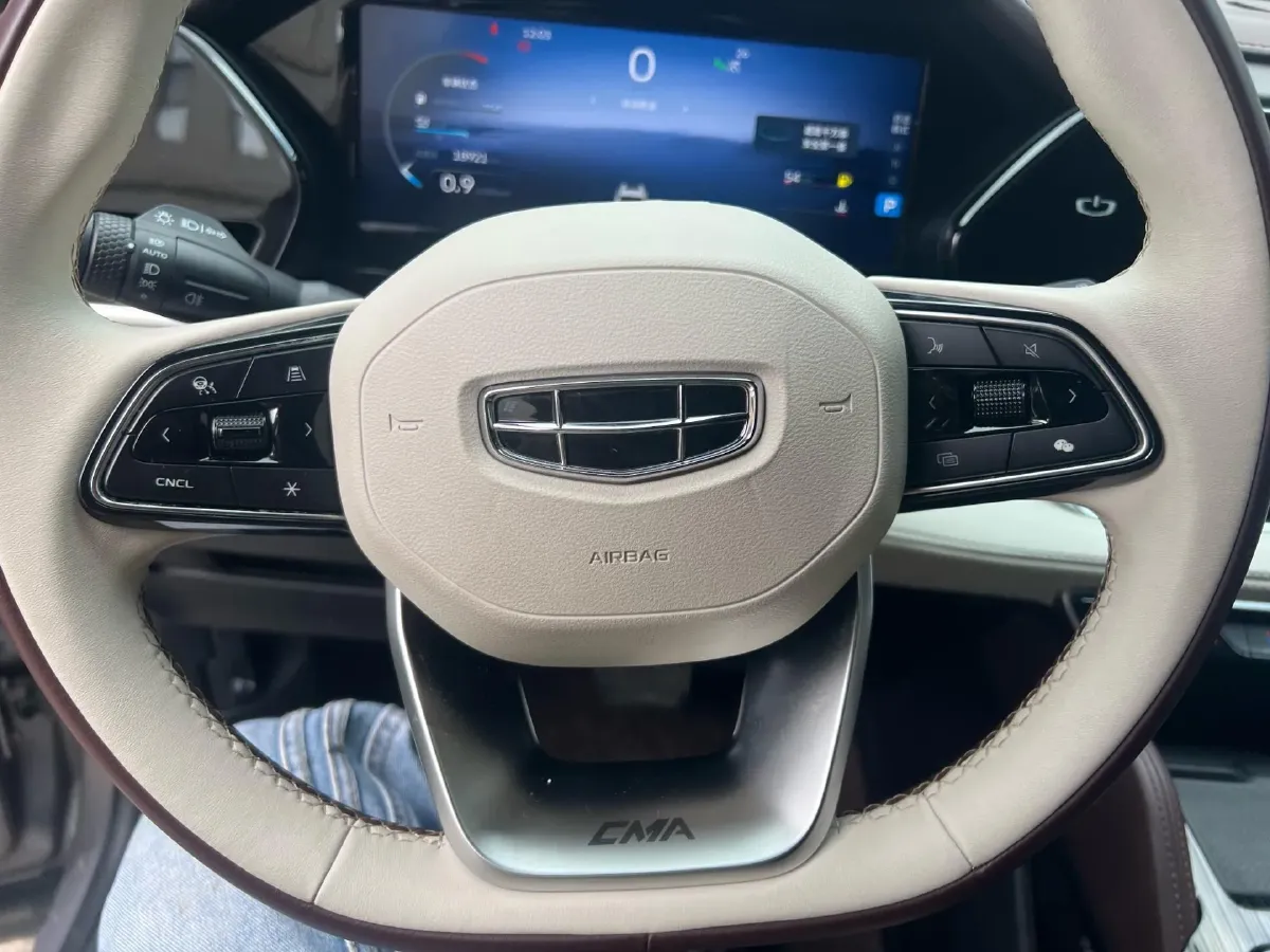 2021 Geely Monjaro 2.0T 218HP L4 7DCT,autocango,china used car exporter,china ev exporter,chinese used car exporter,chinese used ev exporter