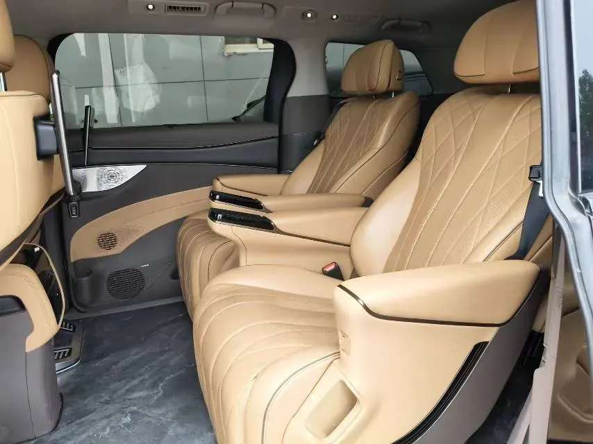 2022 Mercedes-Benz GLC Class 2.0T 197HP L4 9AT,autocango,china used car exporter,china ev exporter,chinese used car exporter,chinese used ev exporter