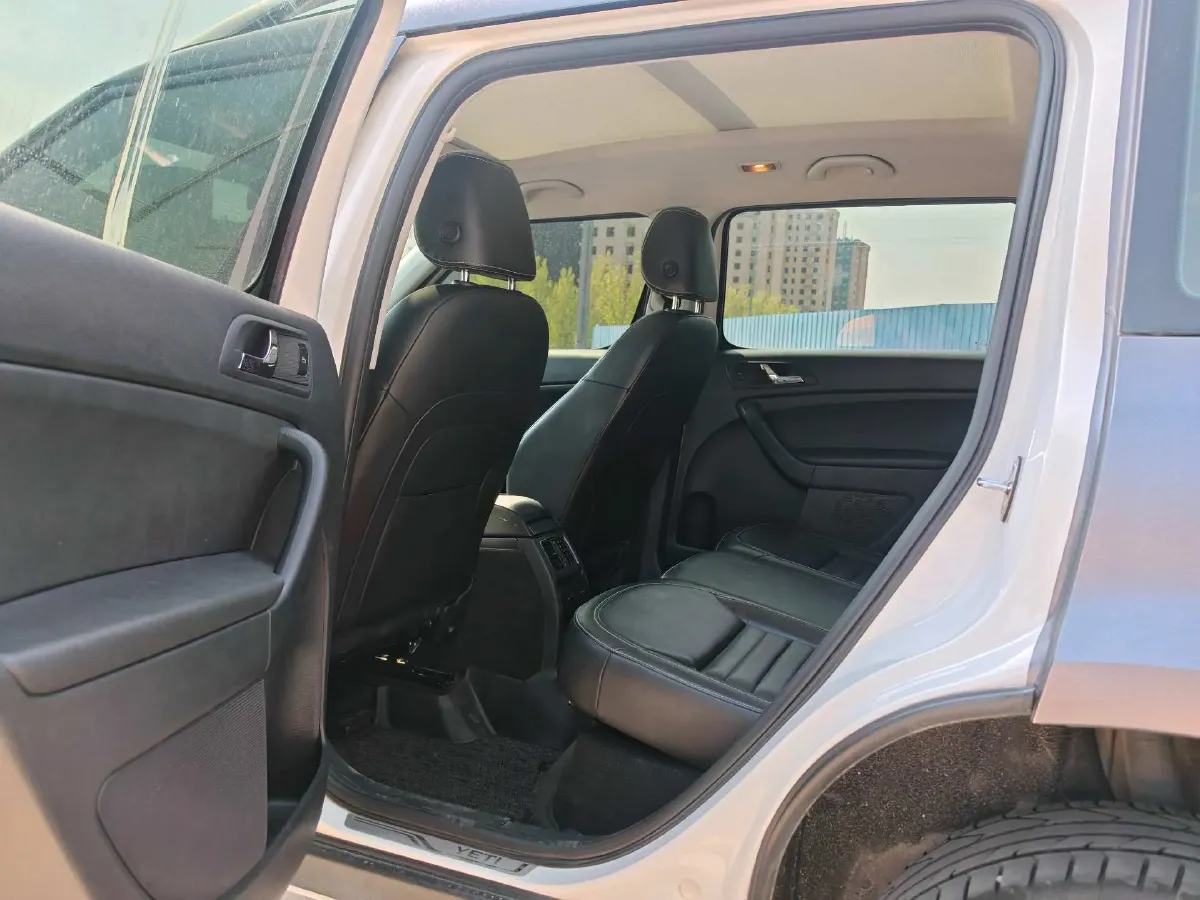 2017 Skoda Yeti 1.8T 160HP L4 6DCT,autocango,china used car exporter,china ev exporter,chinese used car exporter,chinese used ev exporter