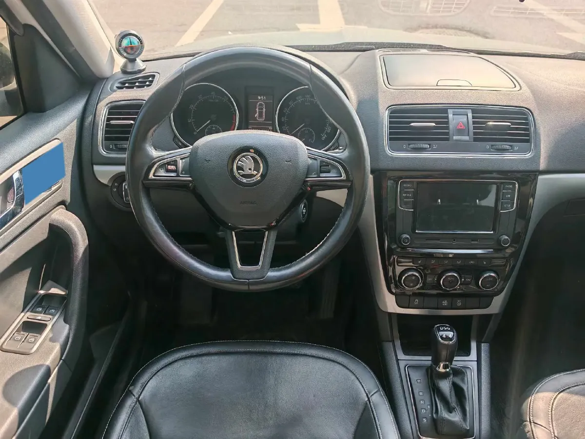 2017 Skoda Yeti 1.8T 160HP L4 6DCT,autocango,china used car exporter,china ev exporter,chinese used car exporter,chinese used ev exporter