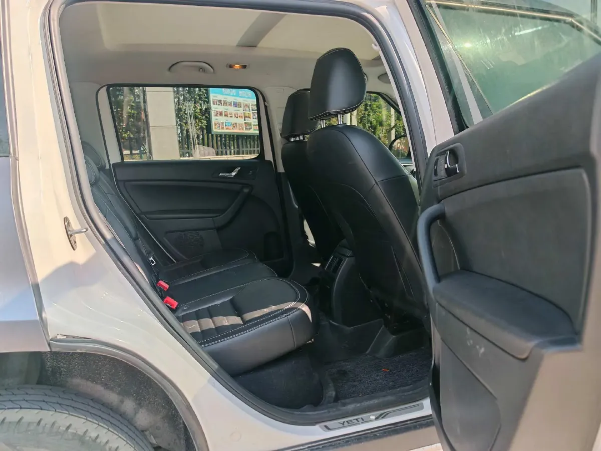 2017 Skoda Yeti 1.8T 160HP L4 6DCT,autocango,china used car exporter,china ev exporter,chinese used car exporter,chinese used ev exporter