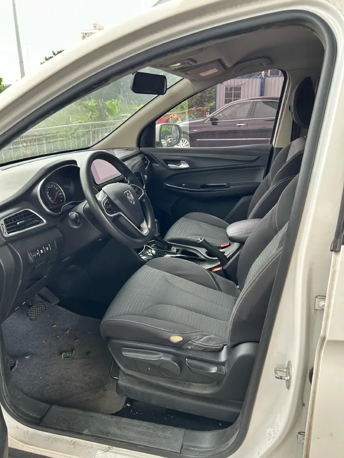 2019 BaoJun 730 1.5T 151HP L4 CVT,autocango,china used car exporter,china ev exporter,chinese used car exporter,chinese used ev exporter