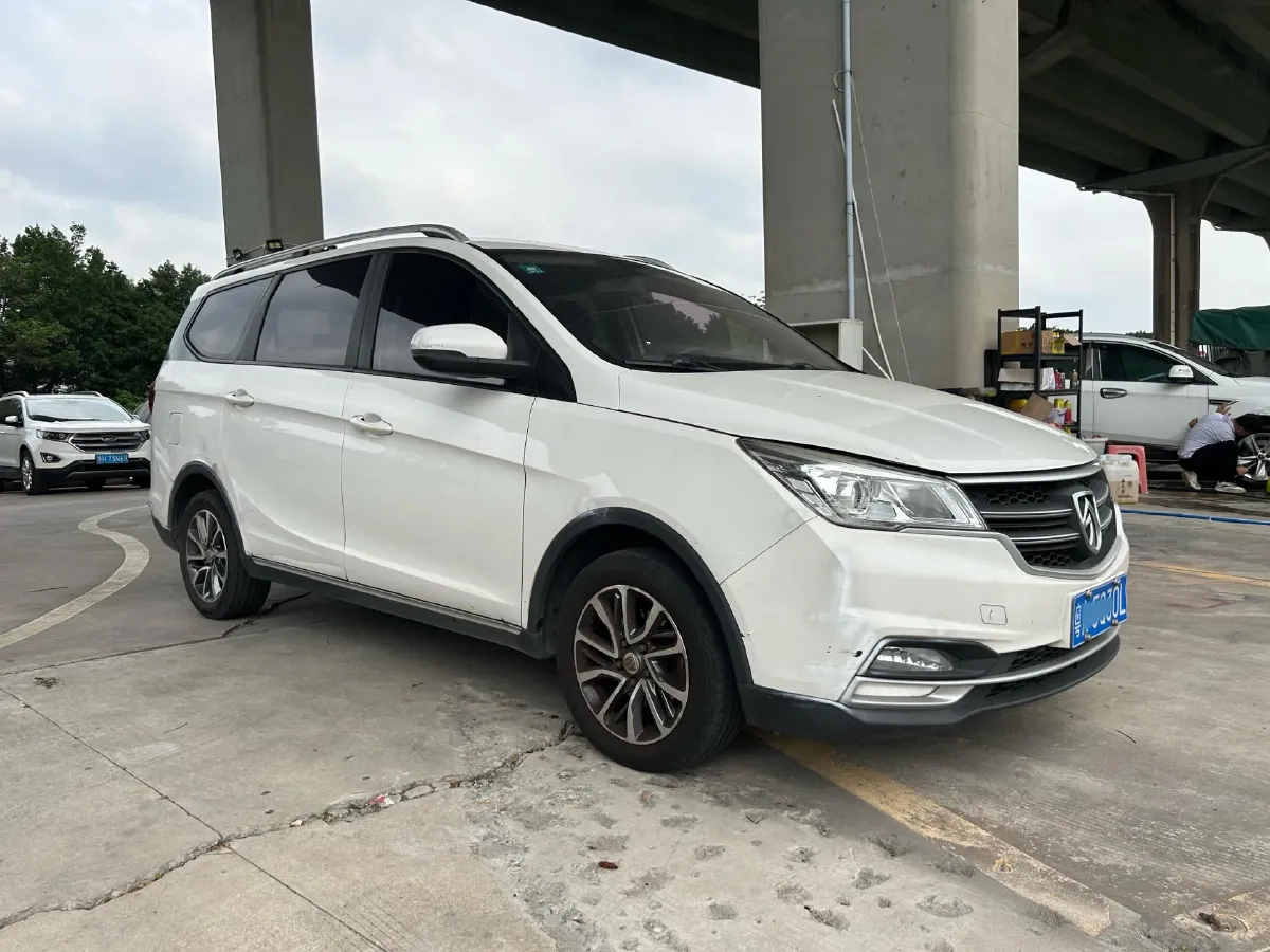 2019 BaoJun 730 1.5T 151HP L4 CVT,autocango,china used car exporter,china ev exporter,chinese used car exporter,chinese used ev exporter