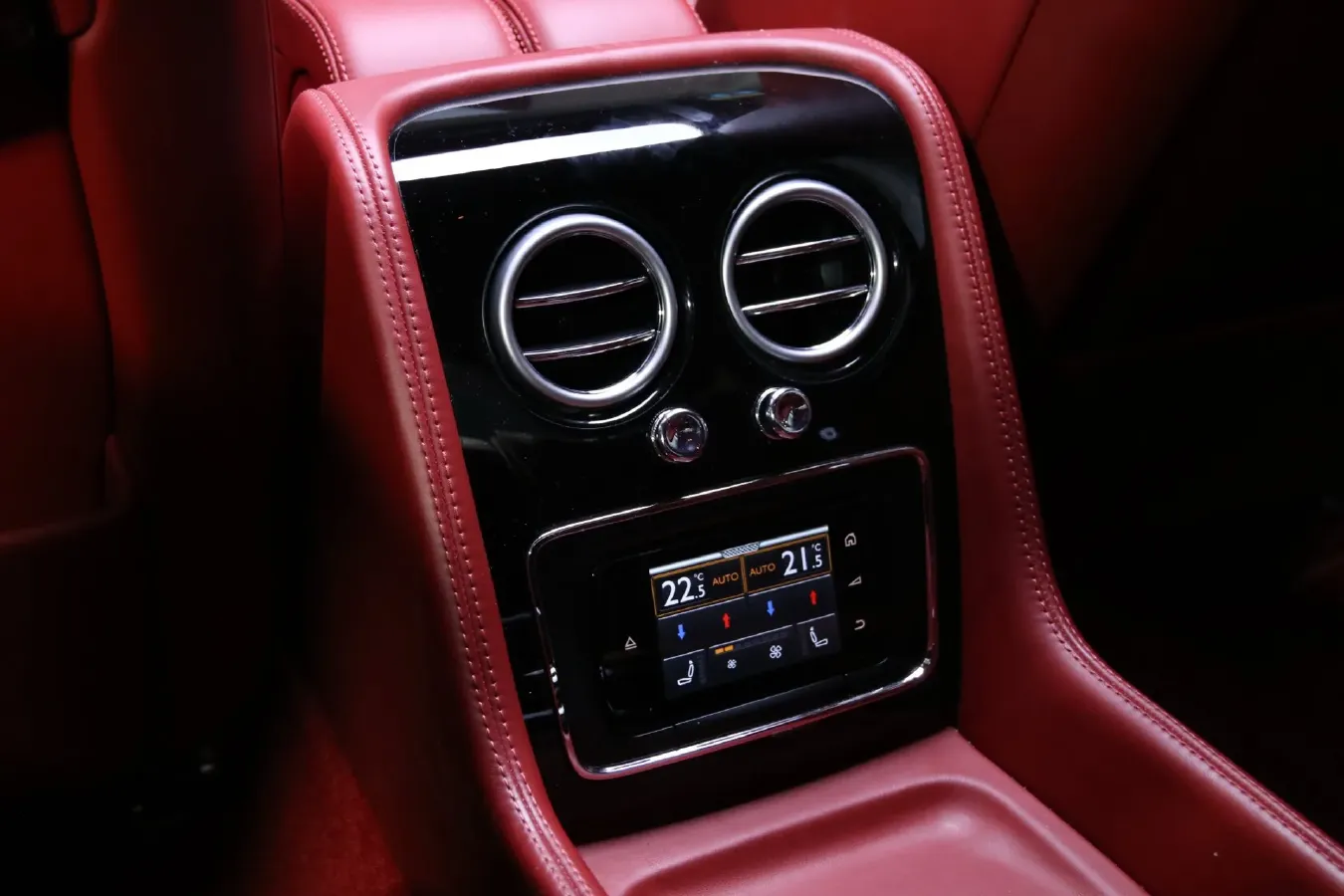 2017 Bentley Flying Spur 4.0T 528HP V8 8AT,autocango,china used car exporter,china ev exporter,chinese used car exporter,chinese used ev exporter