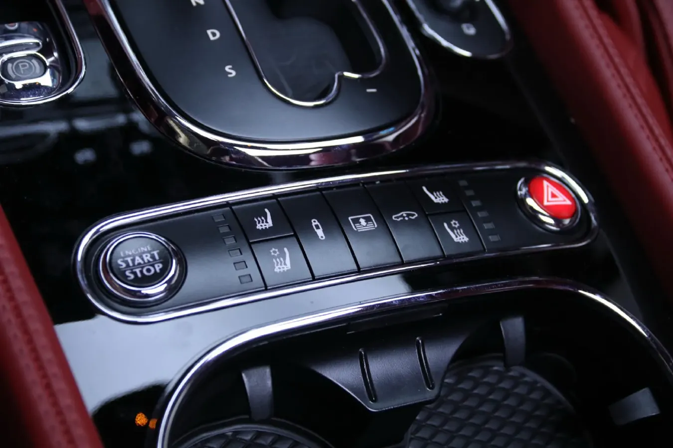 2017 Bentley Flying Spur 4.0T 528HP V8 8AT,autocango,china used car exporter,china ev exporter,chinese used car exporter,chinese used ev exporter