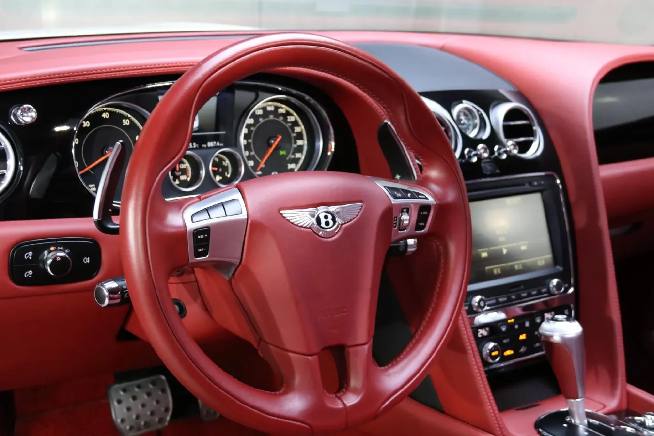 2017 Bentley Flying Spur 4.0T 528HP V8 8AT,autocango,china used car exporter,china ev exporter,chinese used car exporter,chinese used ev exporter