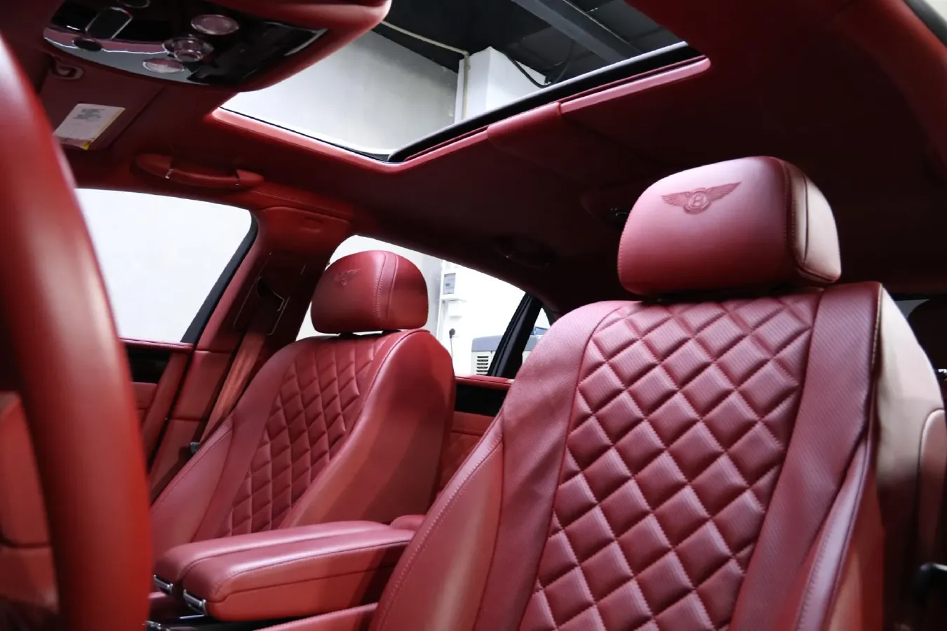 2017 Bentley Flying Spur 4.0T 528HP V8 8AT,autocango,china used car exporter,china ev exporter,chinese used car exporter,chinese used ev exporter