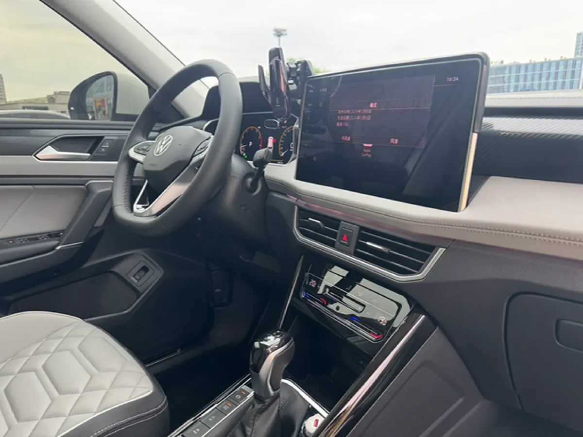 2024 Volkswagen Tayron 2.0T 186HP L4 7DCT,autocango,china used car exporter,china ev exporter,chinese used car exporter,chinese used ev exporter