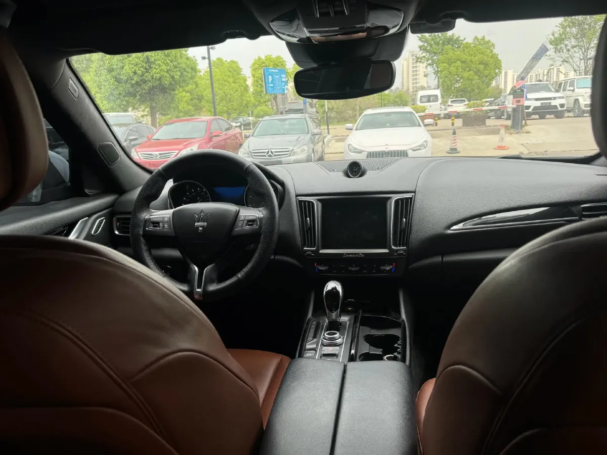 2018 Jaguar XJ 3.0T 340HP V6 8AT,autocango,china used car exporter,china ev exporter,chinese used car exporter,chinese used ev exporter