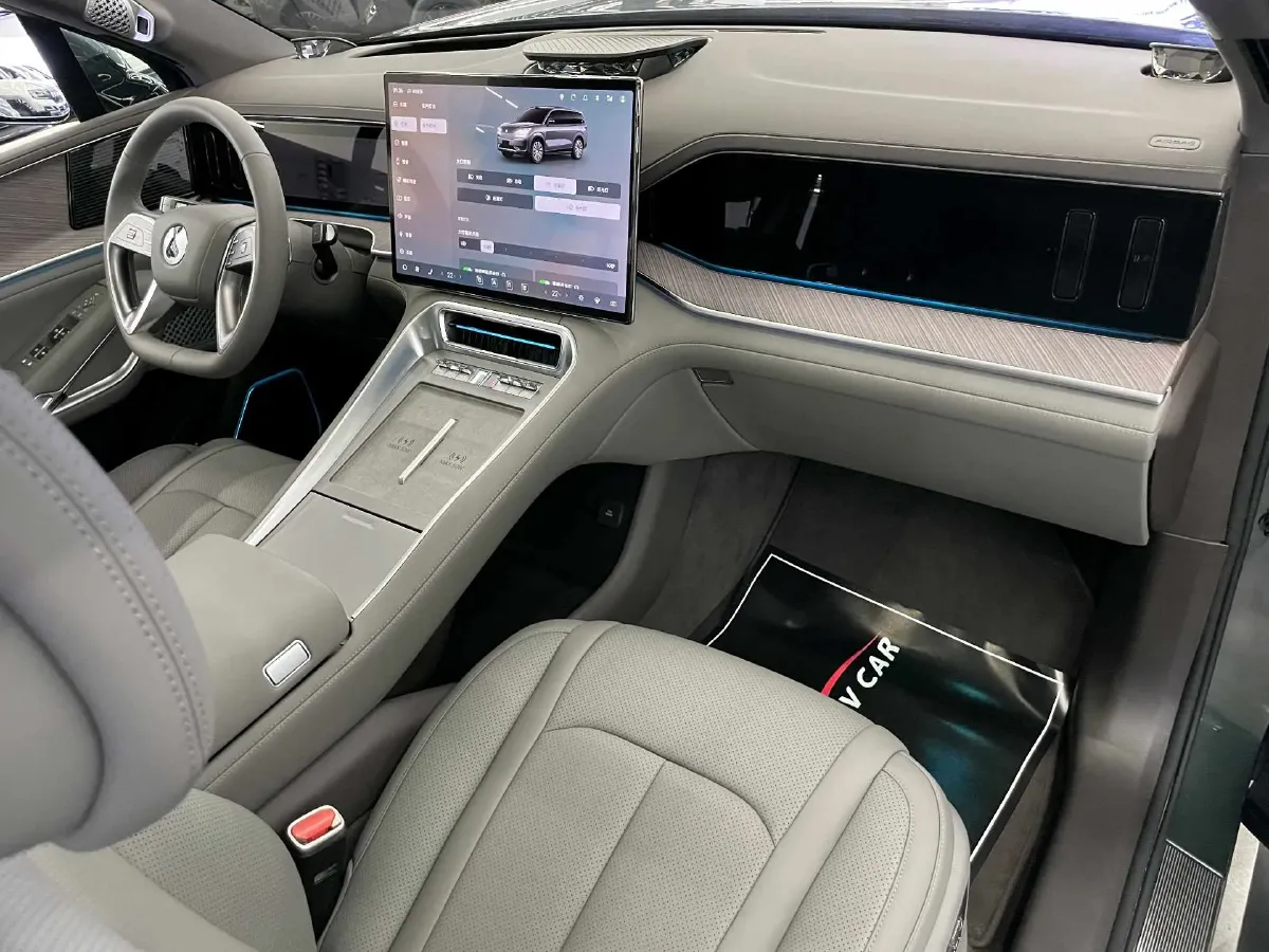 2025 Denza DenzaN9 2.0T 207HP L4 E-CVT PHEV,autocango,china used car exporter,china ev exporter,chinese used car exporter,chinese used ev exporter